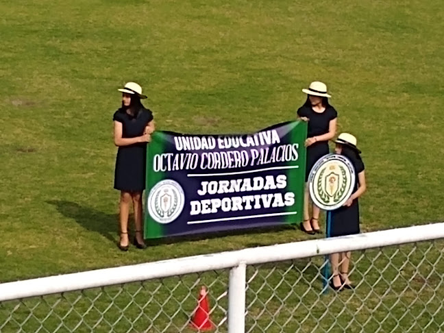 Complejo Deportivo Municipal de Cazhapata - Campo de fútbol