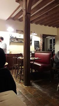 Atmosphère du Restaurant français Le Moulin de Corneil à Mézilles - n°14