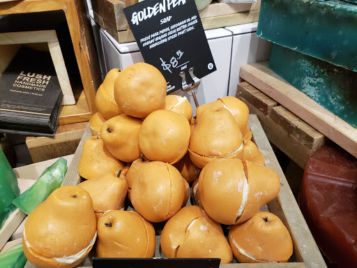 Cosmetics Store «LUSH», reviews and photos, 512 Orland Square Dr, Orland Park, IL 60462, USA