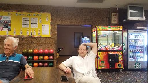 Bowling Alley «Laraway Lanes», reviews and photos, 1009 W Laraway Rd, New Lenox, IL 60451, USA