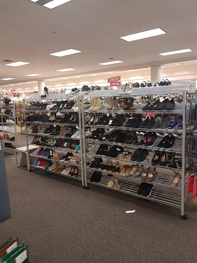 Clothing Store «Burlington Coat Factory», reviews and photos, 900 Commons Dr #414, Dothan, AL 36303, USA