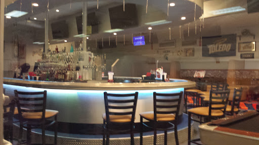 Bowling Alley «Bowlero Lanes Fun Center», reviews and photos, 4398 Monroe St, Toledo, OH 43613, USA