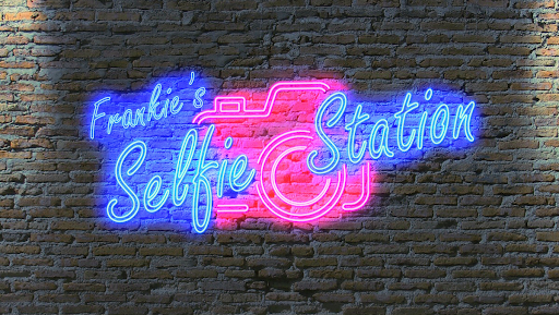 Frankies Selfie Station-A Photo Booth Company image 1