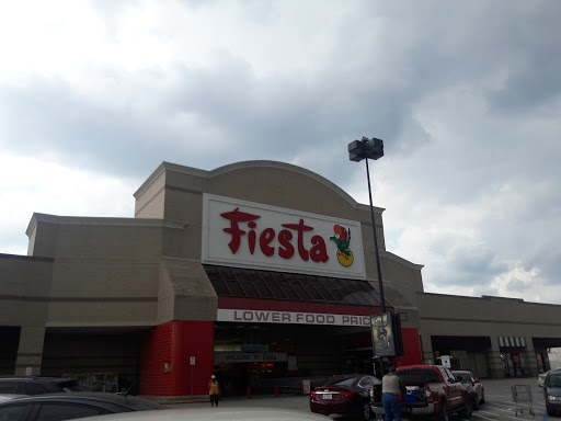 Shopping Mall «Shops At 3 Corners», reviews and photos, 8110 Kirby Dr, Houston, TX 77054, USA