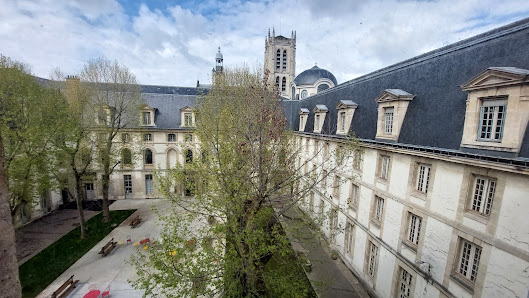 Lycée Henri IV 23 Rue Clovis, 75005 Paris, France