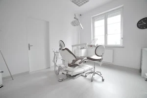 Royal Dental - Implantology and Orthodontic Clinic image
