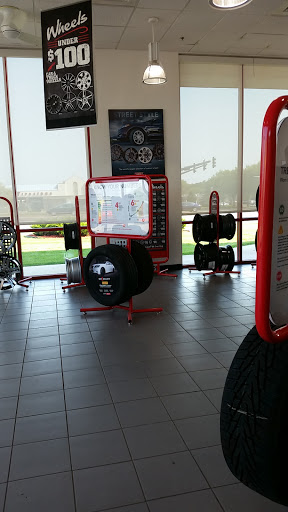 Tire Shop «Discount Tire Store - Eagan, MN», reviews and photos, 3575 Pilot Knob Rd, Eagan, MN 55122, USA