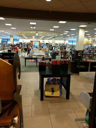 Book Store «Barnes & Noble», reviews and photos, 800 Settlers Ridge Center Dr, Pittsburgh, PA 15205, USA