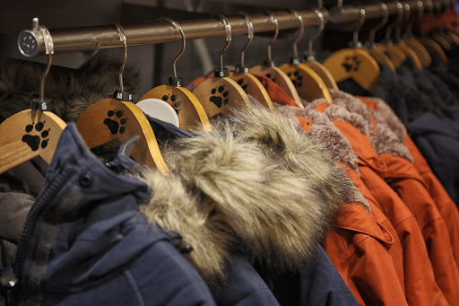 Läden, um wasserdichte Jacken für Damen zu kaufen Frankfurt
