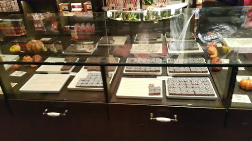 Restaurant «Max Brenner», reviews and photos, 745 Boylston St, Boston, MA 02116, USA