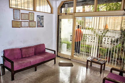 مركز الدكتور لالز لطب الأسنان - Dr Lalls' Dental Centre