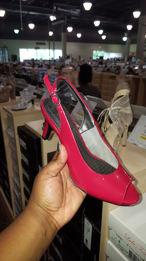 Shoe Store «DSW Designer Shoe Warehouse», reviews and photos, 9051 Snowden Square Dr, Columbia, MD 21045, USA