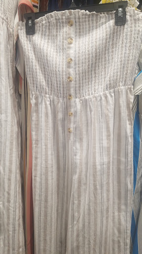 Clothing Store «K&G Fashion Superstore», reviews and photos, 3020 E 9th St, Oakland, CA 94601, USA