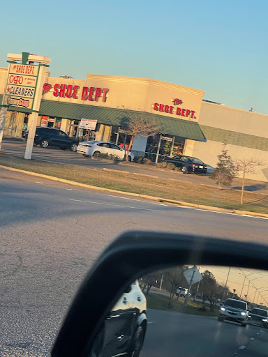 Shoe Dept., 3907 Bienville Blvd # 1, Ocean Springs, MS 39564, USA, 