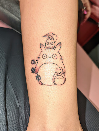 Explore fine line hand tattoo ideas, creative tattoo ideas in Evansville, available at Earthborne Studios