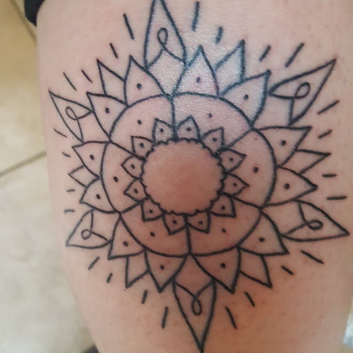 Tattoo Shop «Sinner & Saints Tattoo & Piercing», reviews and photos, 2 W Central Ave, Onset, MA 02558, USA