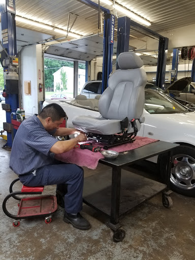 Auto Repair Shop «Silzer Auto Repair», reviews and photos, 3025 Douglas Ave, Des Moines, IA 50310, USA