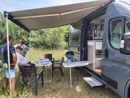 Agence de location de camping-cars Location fourgon van Car de Tour Villette-de-Vienne