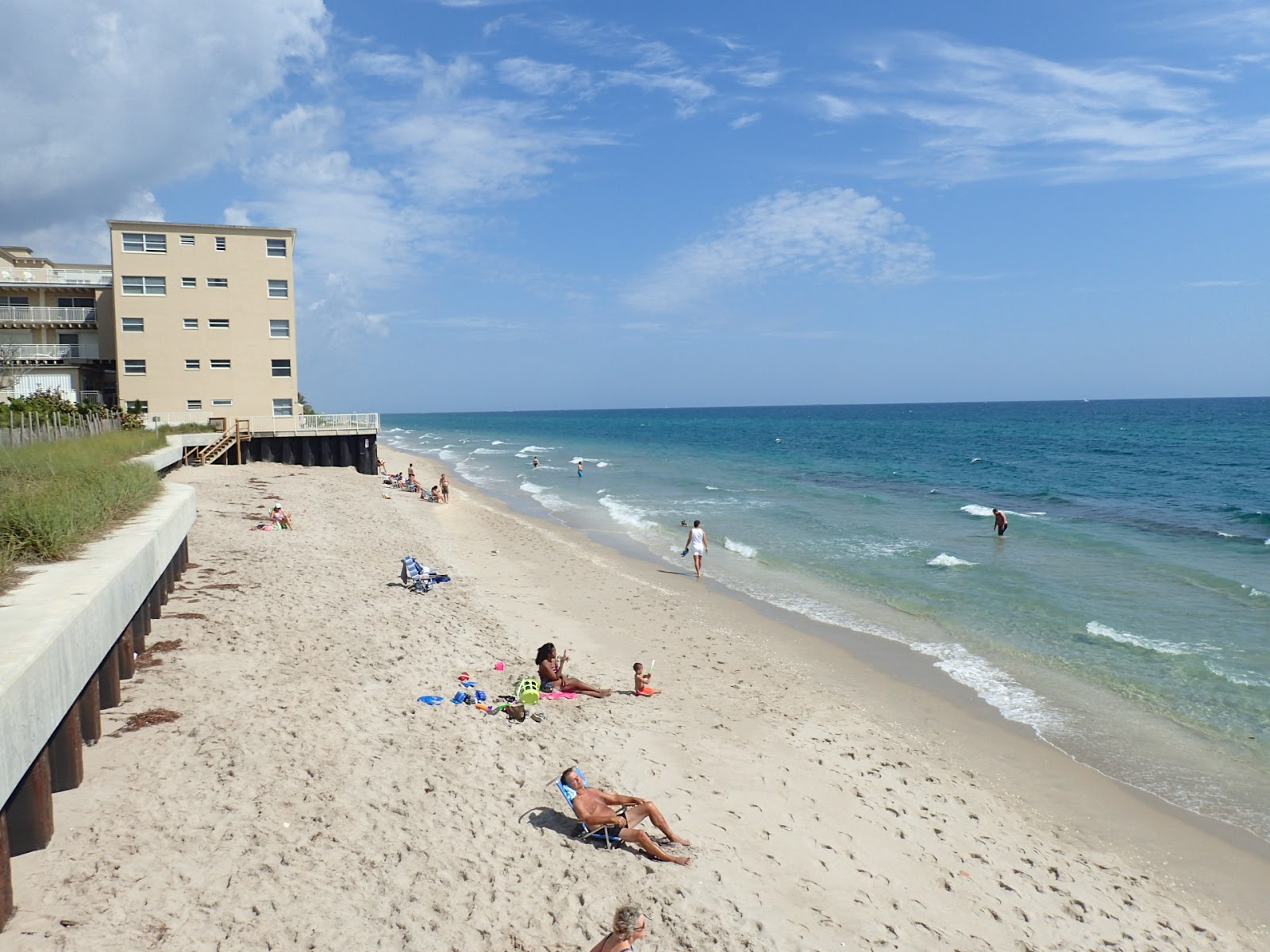 Lantana Municipal beach的照片 带有明亮的沙子表面