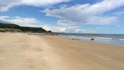 Sunnyside Beach'in fotoğrafı dağlarla çevrili