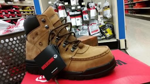 Sporting Goods Store «Academy Sports + Outdoors», reviews and photos, 7513 N Interstate Hwy 35, Austin, TX 78752, USA