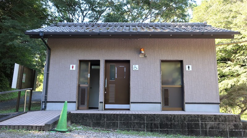 小松寺公衆トイレ