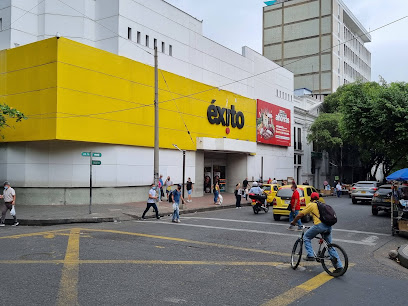 Éxito Avenida Quinta