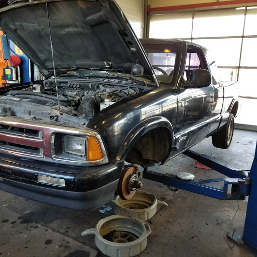 Auto Repair Shop «Jeffersonville Auto Repair», reviews and photos, 1401 E 8th St, Jeffersonville, IN 47130, USA