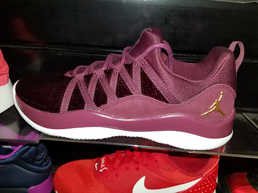 Shoe Store «VILLA, Join the Movement», reviews and photos, 605 N Market St, Wilmington, DE 19801, USA