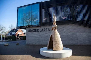 Singer Laren image