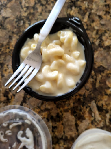 Mac & cheese 🧀 from Smith's deli