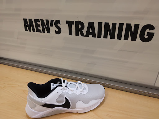 Shoe Store «Shoe Carnival», reviews and photos, 152 S Gary Ave, Bloomingdale, IL 60108, USA