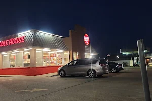 Huddle House image