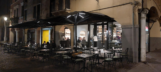 CAFFÈ V - Via Roma, 68, Via Roma, 66, 35123 Padova PD, Italy