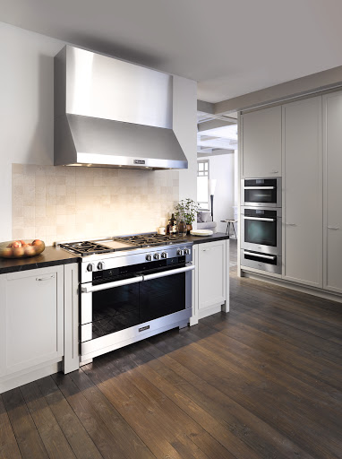 Universal Appliance and Kitchen Center image