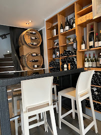 Atmosphère du Restaurant français Le Bistrot à Vin de Serine à Ampuis - n°2