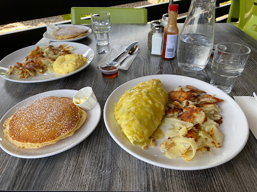 Shopping Mall «Mercado Del Lago Mall», reviews and photos, 8320 N Hayden Rd, Scottsdale, AZ 85258, USA