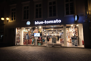 Blue Tomato Trier