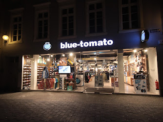 Blue Tomato Trier