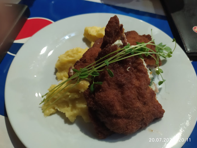 Budapest, Bem József tér 1, 1027