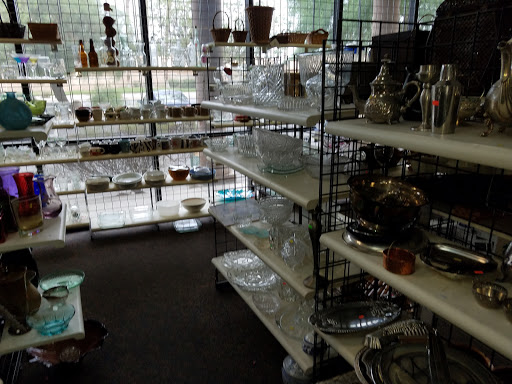 Thrift Store «Angel View Resale Store - Bermuda Dunes», reviews and photos, 77898 Country Club Dr # 91, Palm Desert, CA 92211, USA