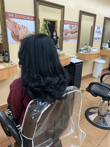 Beauty Salon «Aaina Beauty Salon», reviews and photos, 337 S Broadway, Hicksville, NY 11801, USA
