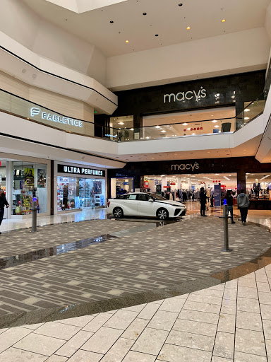 Apple Stoneridge Mall image