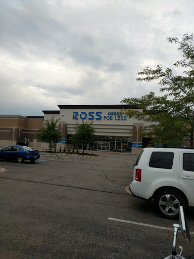 Clothing Store «Ross Dress for Less», reviews and photos, 484 Randall Rd, South Elgin, IL 60177, USA