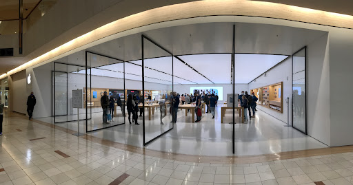 Computer Store «Apple Northbrook», reviews and photos, 1310 Northbrook Ct, Northbrook, IL 60062, USA