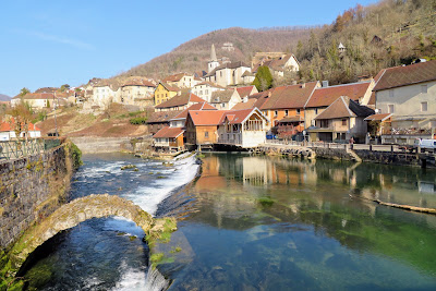 Vieux pont sur la Loue à Vuillafans