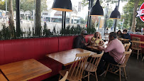 Atmosphère du Restaurant de hamburgers Roadside | Burger Restaurant Brest - n°18