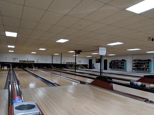 Bowling Alley «Danbury Duck Pin Lanes», reviews and photos, 7 E Hayestown Rd, Danbury, CT 06811, USA