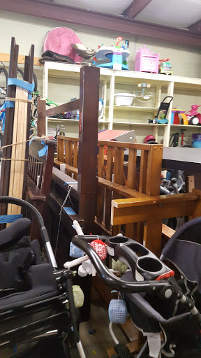 Used Clothing Store «T.E.A.M. Resale Shop», reviews and photos, 300 W Main St, Tomball, TX 77375, USA