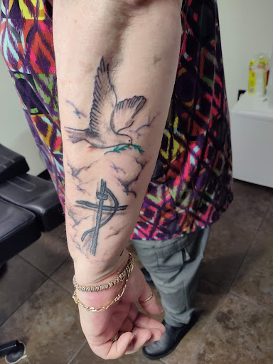 Tattoo Shop «Needle Masters Tattoo Studio», reviews and photos, 5801 Telegraph Rd, Toledo, OH 43612, USA